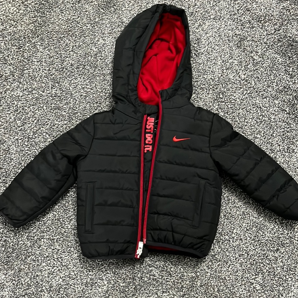 Never worn Nike 12m coat!